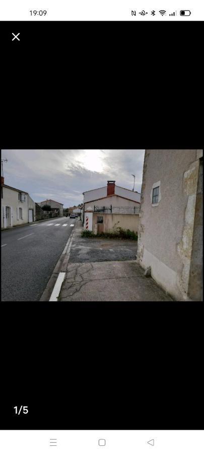 Maisonnee Avec Une Chambre Saint-Michel-en-l'Herm Exteriér fotografie